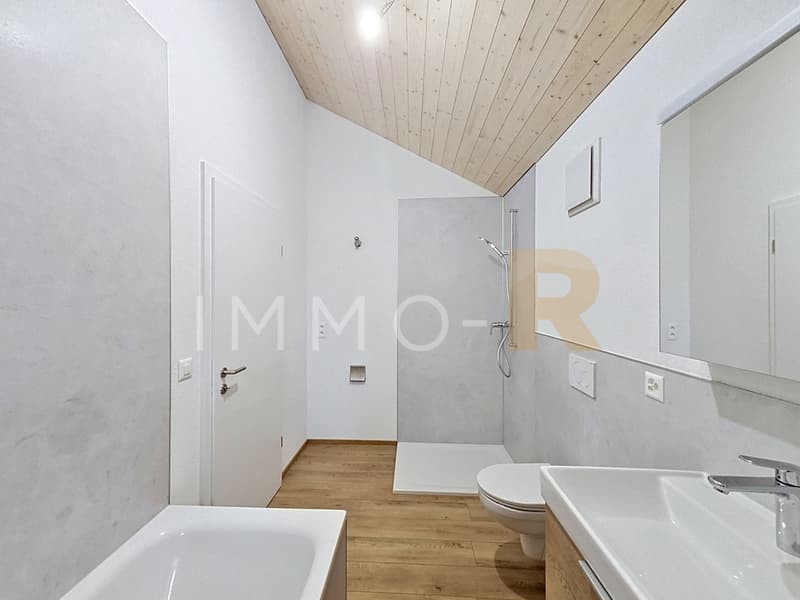 Chalet 5.5 rooms fully renovated in a quiet area, between greenery and forest (6)