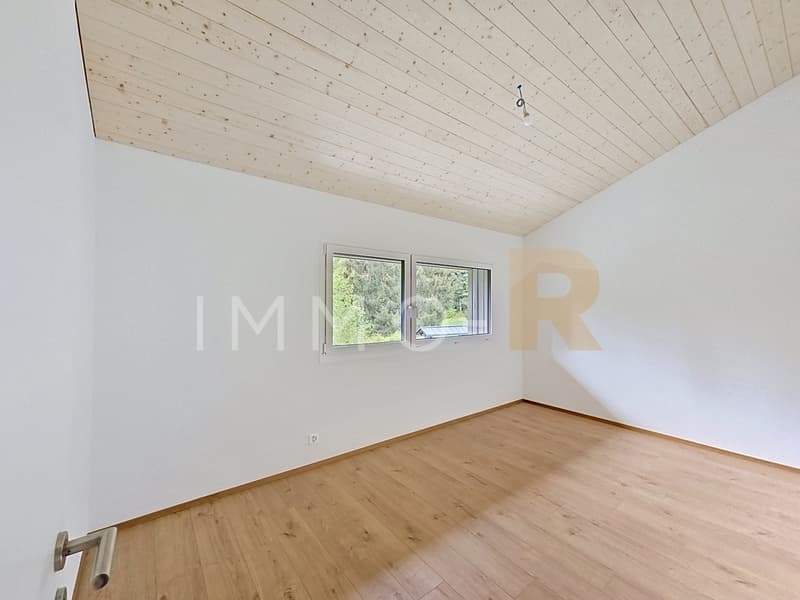 Chalet 5.5 rooms fully renovated in a quiet area, between greenery and forest (8)