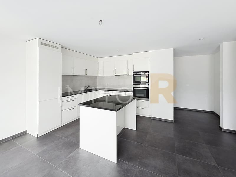 Charming 3.5-room apartment with large balcony and unobstructed view (2)