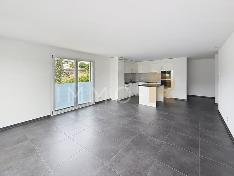 Charming 3.5-room apartment with large balcony and unobstructed view (3)