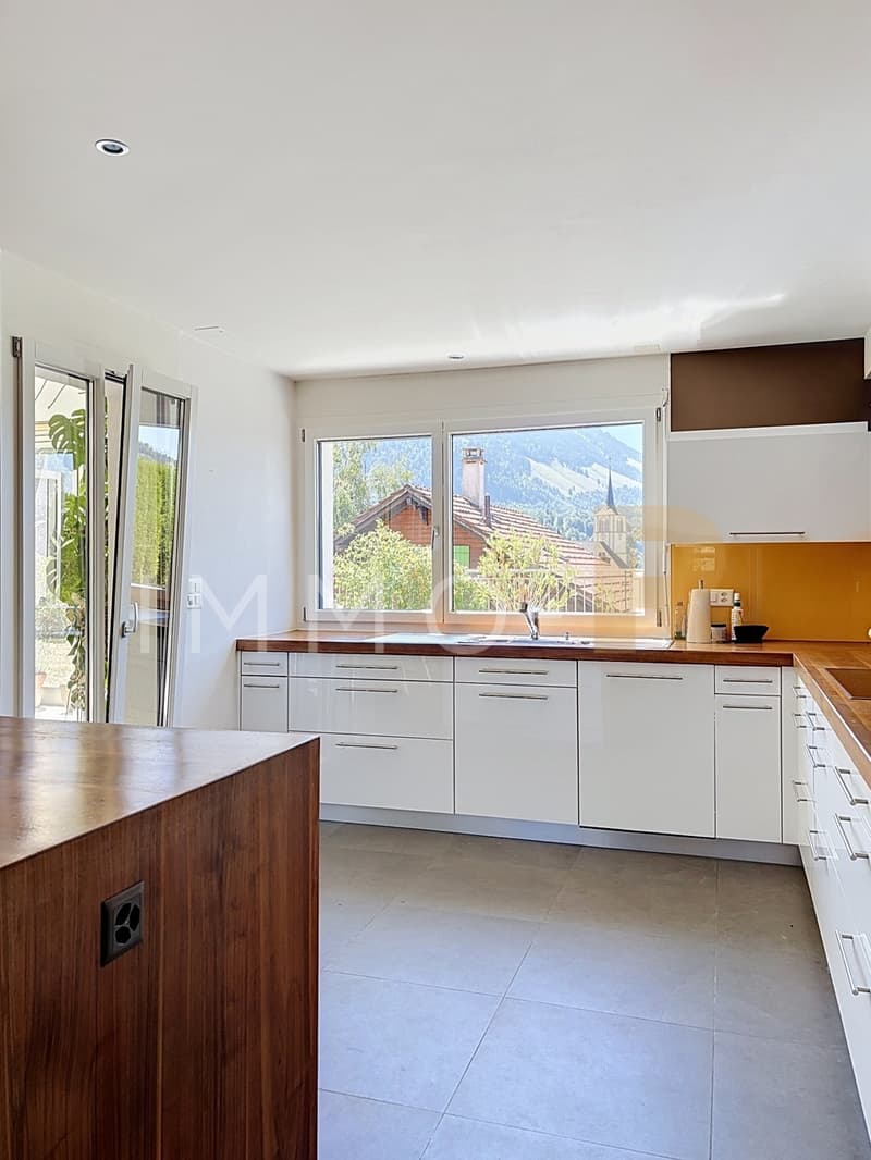 Geräumige Wohnung - Terrasse, Garten mit freier Sicht auf den Moléson (3)