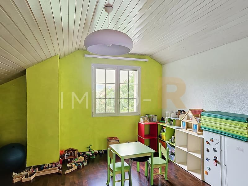 Magnifique villa de 7.5 pièces avec piscine chauffée (10)