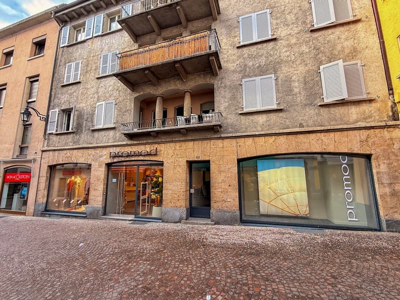 RESERVE - Rare find - Beautiful character apartment in Sion's Old Town (8)
