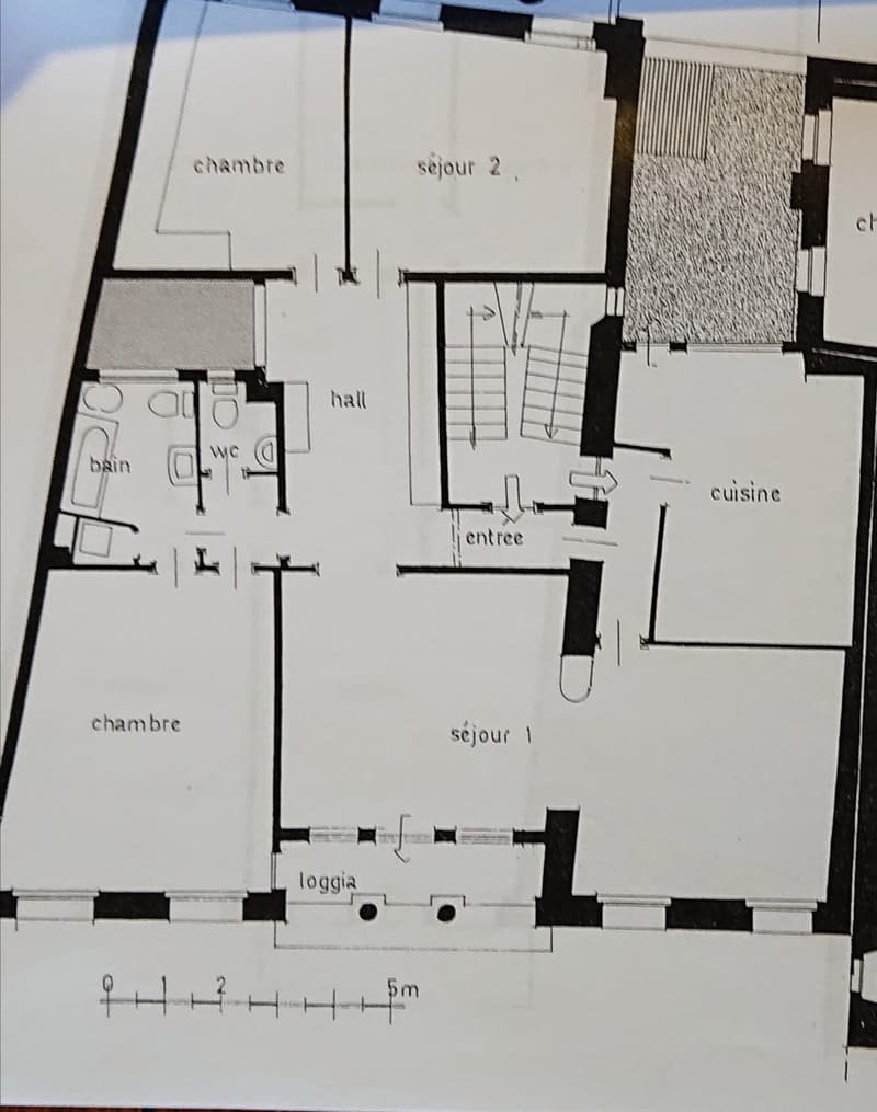 RESERVE - Rare find - Beautiful character apartment in Sion's Old Town (7)