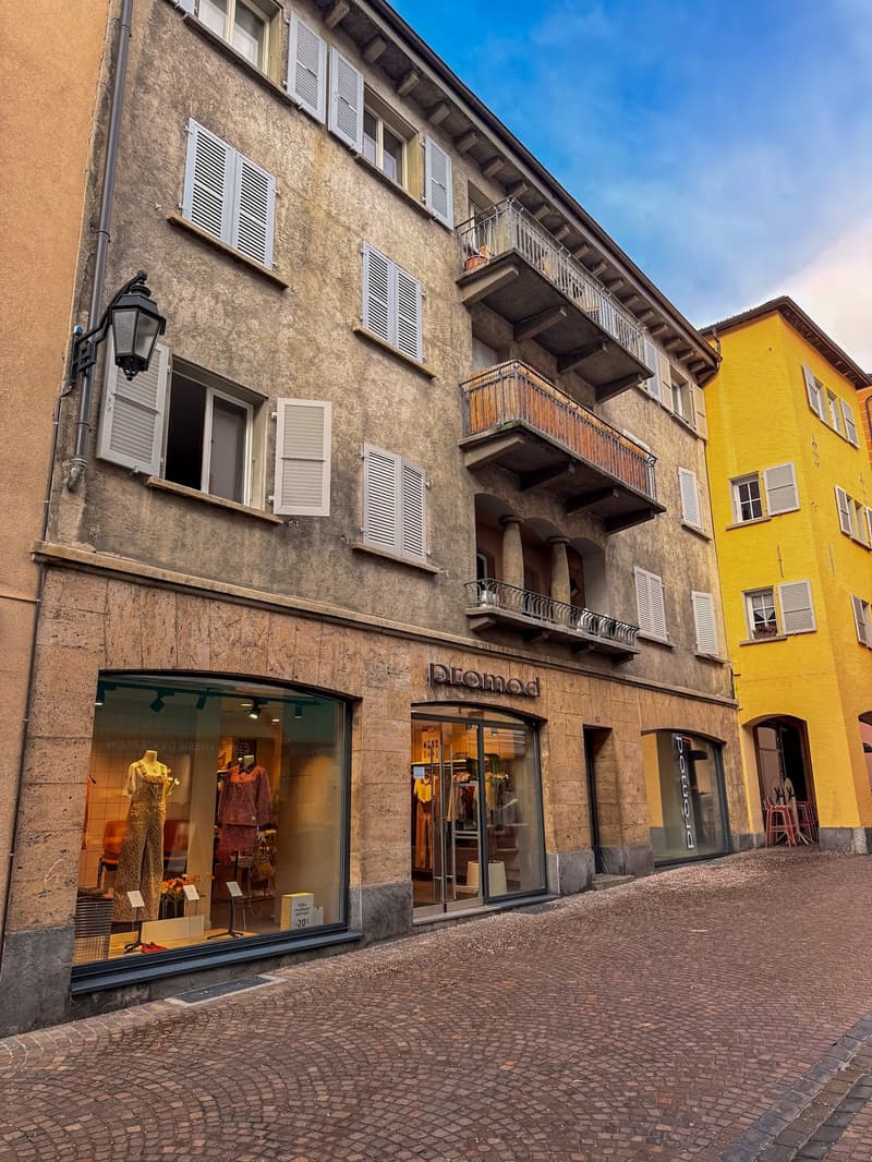 RESERVE - Rare find - Beautiful character apartment in Sion's Old Town (4)