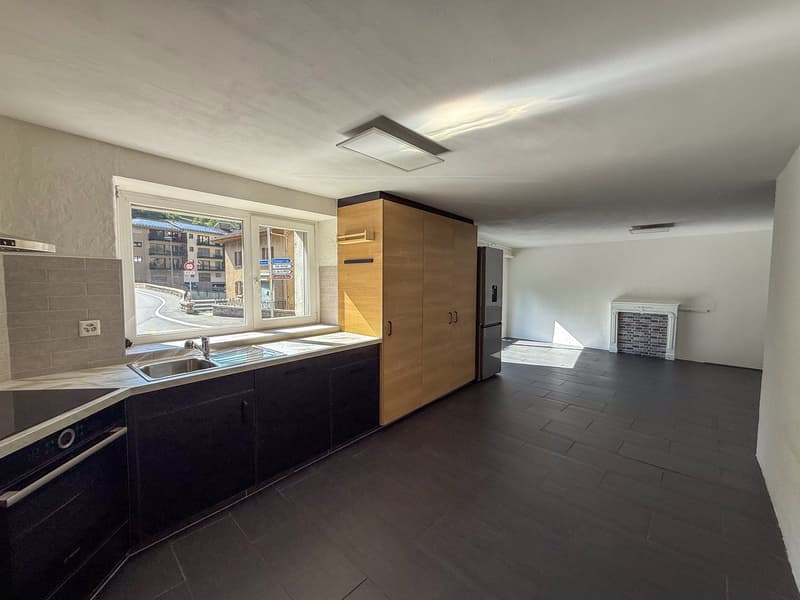 Charming renovated 4.5-room family house in Orsières (2)