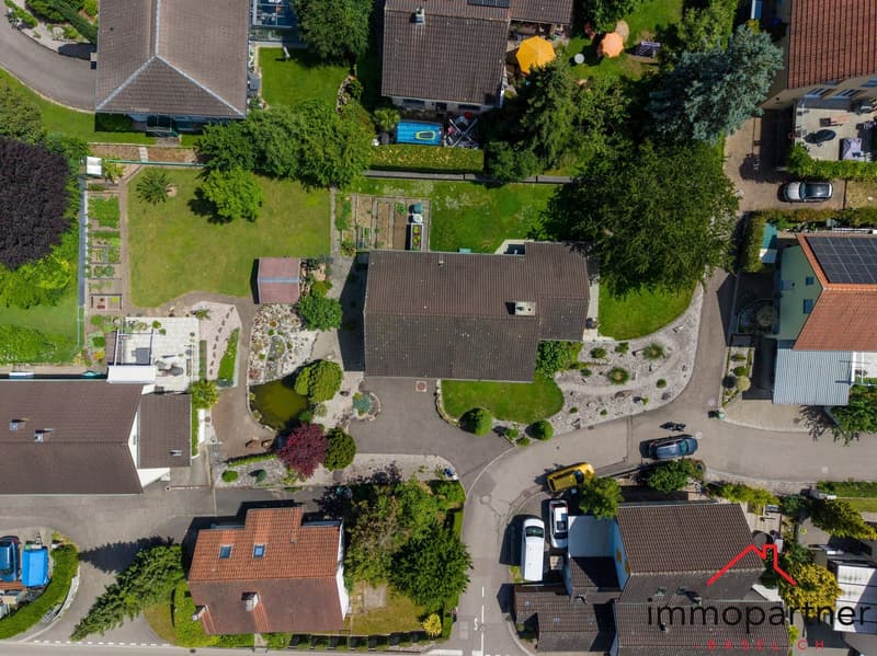 Freistehendes Einfamilienhaus mit Potenzial an ruhiger Hanglage (13)