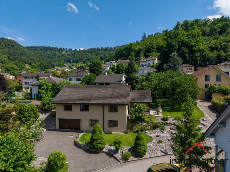 Freistehendes Einfamilienhaus mit Potenzial an ruhiger Hanglage (2)