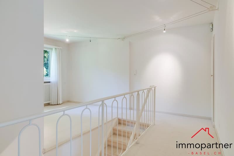 Villa mit Traumgarten und Entwicklungspotenzial in Binningen (10)