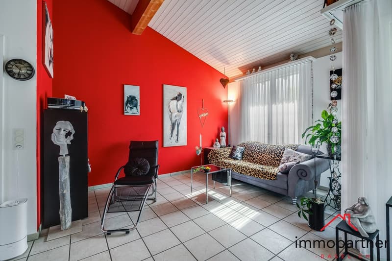 Charmante 3.5 (4.5)-Zimmer-Dachwohnung mit Balkon und schöner Aussicht in Duggingen (3)