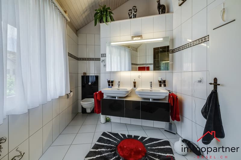 Grosszügiges Wohnen mit Stil, zentraler Lage und eigener Garage (9)