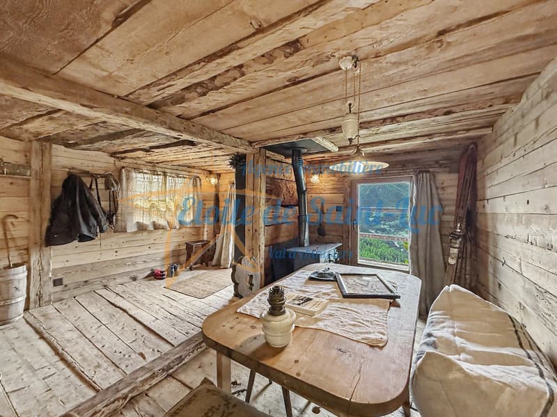 Schönes Chalet mit zwei Nebengebäuden (26)