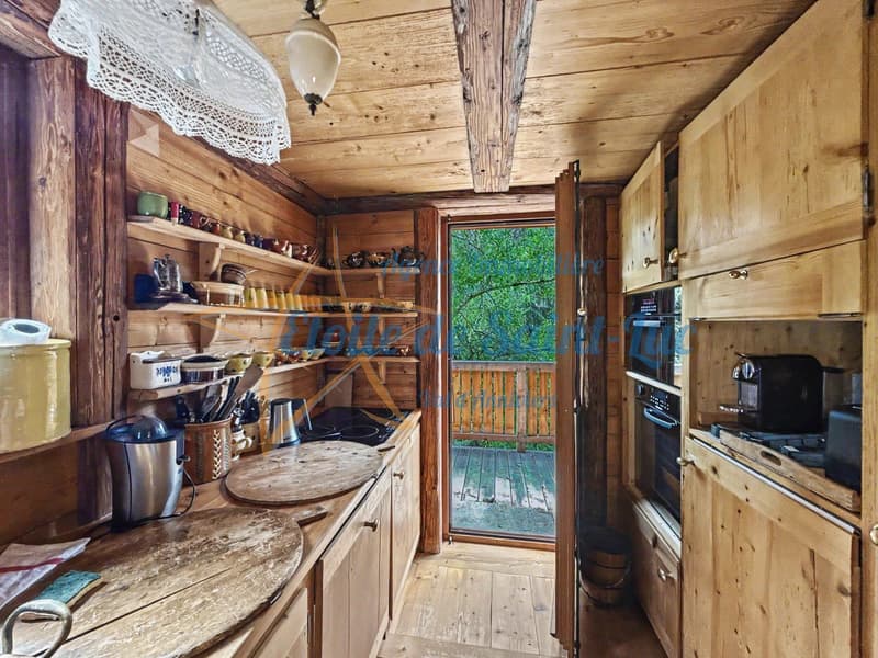 Schönes Chalet mit zwei Nebengebäuden (7)