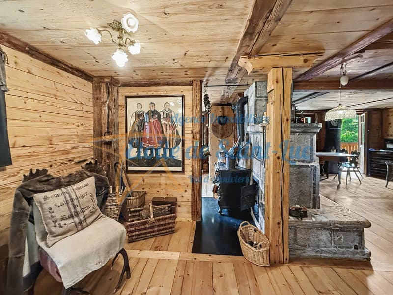 Schönes Chalet mit zwei Nebengebäuden (4)