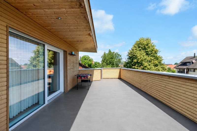 Newly valued 4.5-room single-family house with roof terrace & lake view (8)