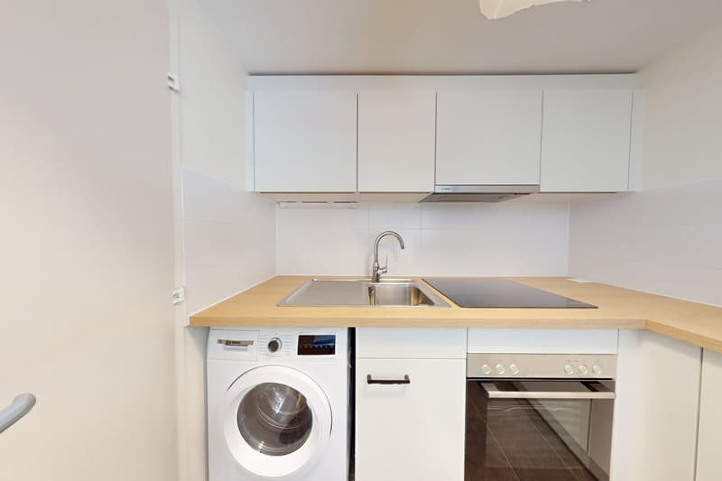 Furnished 30 m² Studio with Separate Kitchen – Plainpalais, Geneva (5)