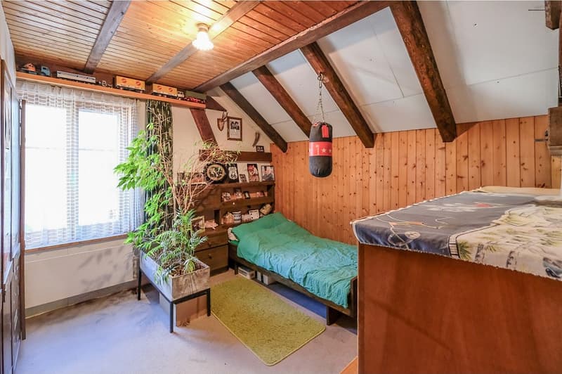 Casa unifamiliare di 4,5 locali con potenziale di ampliamento e grande terreno! (8)