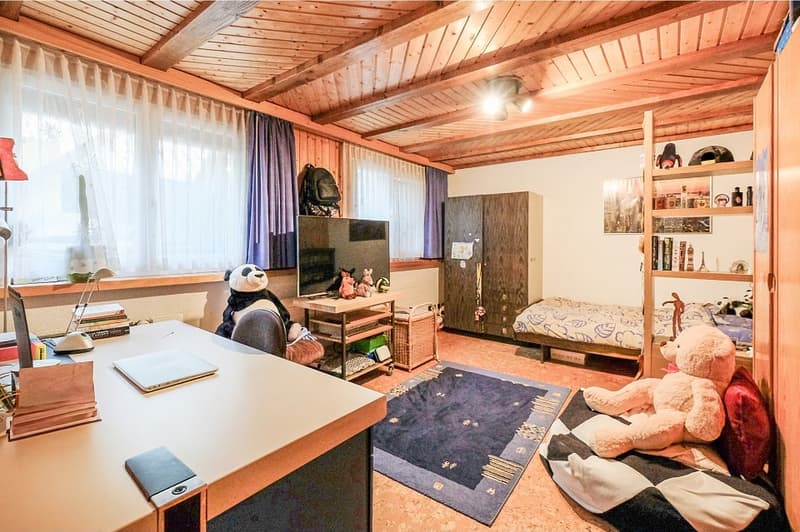Casa unifamiliare di 4,5 locali con potenziale di ampliamento e grande terreno! (10)