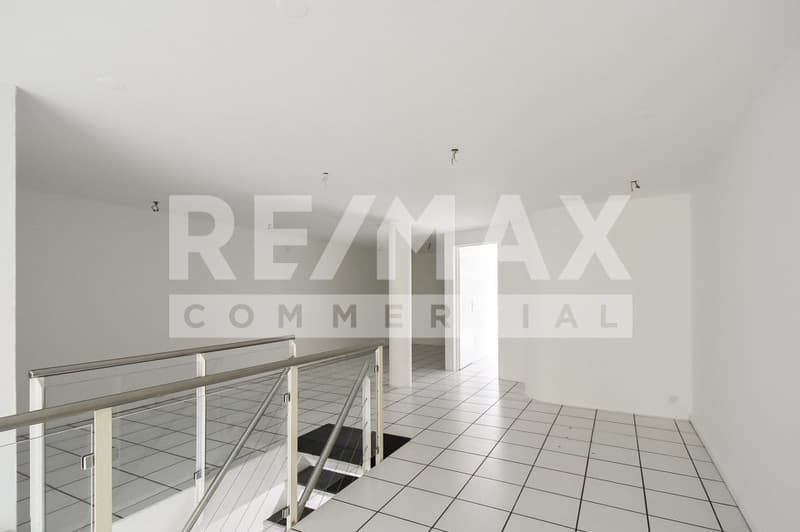 Modern, bright and central: Maisonette commercial space (8)