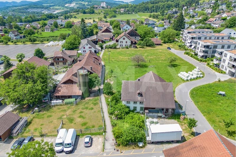 792 m² de terrain à bâtir dans le centre du village de Möriken (2)