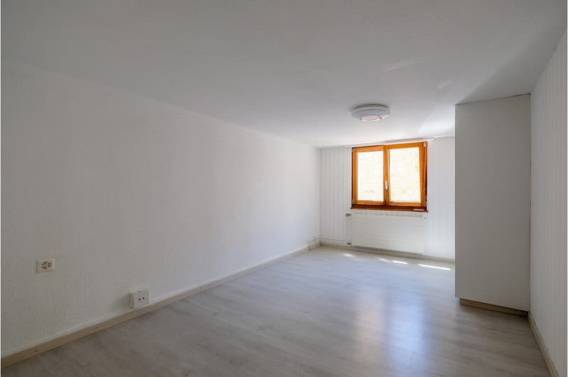 Charming, renovated 4.5-room single-family house with expansion potential! (10)