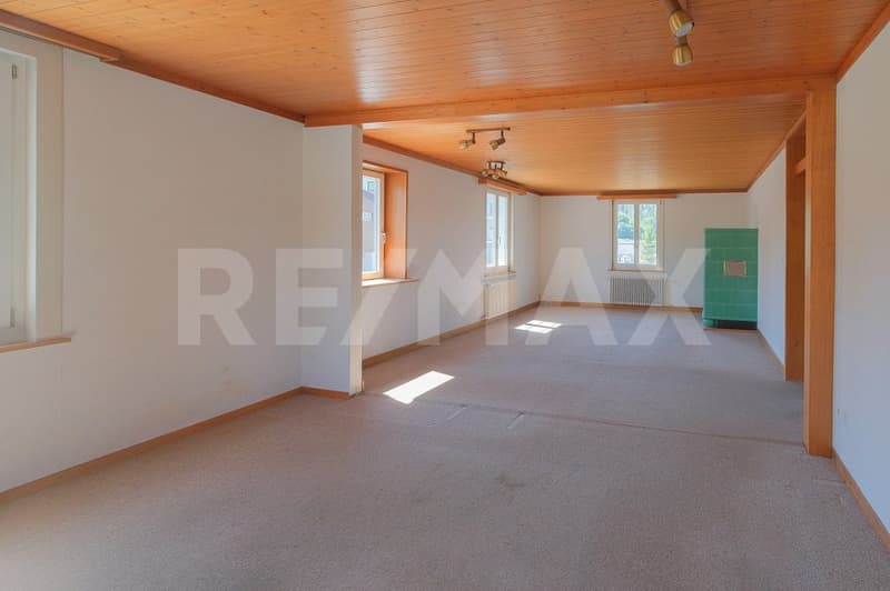 Freistehendes 4.5 Zimmer-Haus mit separatem, vielseitigem Nebengebäude (4)