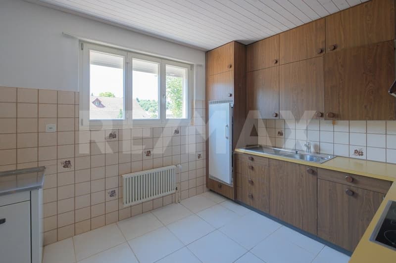Freistehendes 4.5 Zimmer-Haus mit separatem, vielseitigem Nebengebäude (3)