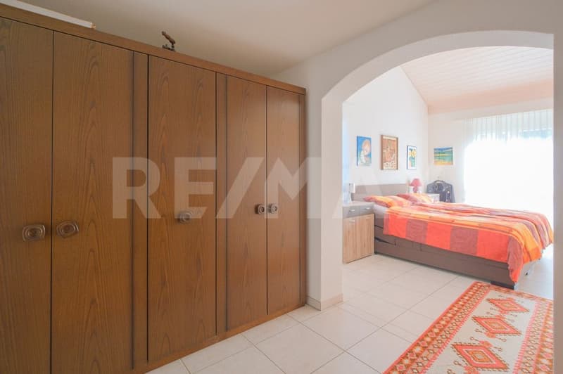 Freistehendes 5.5 Zimmer-Einfamilienhaus: Wo Licht und Raum zuhause sind (6)