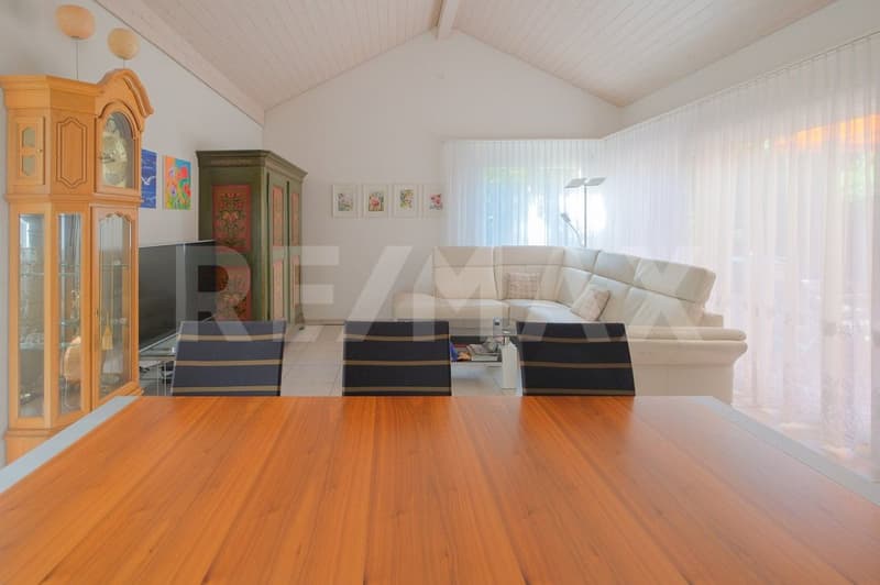 Freistehendes 5.5 Zimmer-Einfamilienhaus: Wo Licht und Raum zuhause sind (9)