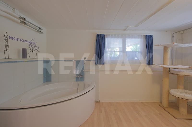 Freistehendes Zuhause an ruhiger und sonniger Lage am Bauzonenrand (10)