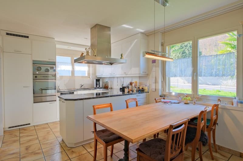 Freistehendes 5.5 Zimmer-Einfamilienhaus mit grossem Garten und Doppelgarage (5)
