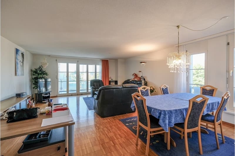 Grosszügige 3.5-Zimmerwohnung an äusserst zentraler und sonniger Lage in Fislisbach Nähe Baden! (8)
