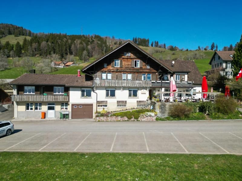 Ristorante con appartamenti e scuderie (3)