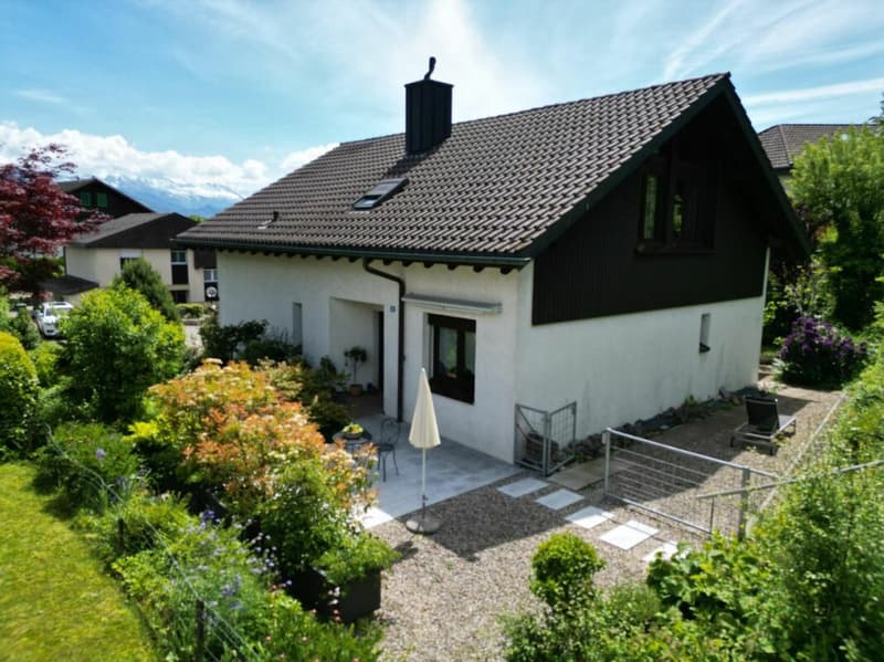 Attractive single-family house with well-maintained surroundings (3)