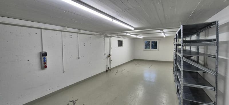 Lagerraum und Garage mit vielseitigen Nutzungsmöglichkeiten (2)