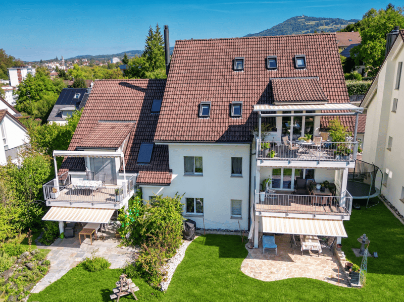 Grosse Dach-Maisonettewohnung mit Fernsicht (1)