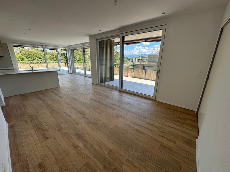 05670 - Appart. 5½ locali - IMP. CHAMP-RIOND 20 - MATRAN (11)
