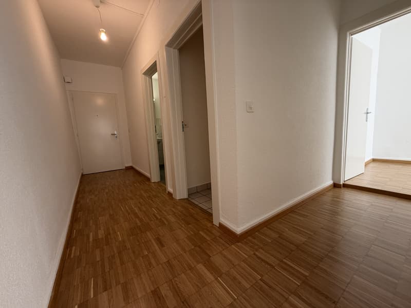 03865 - Appart. 2½ PCES - RUE NEUVEVILLE 33 - FRIBOURG (5)
