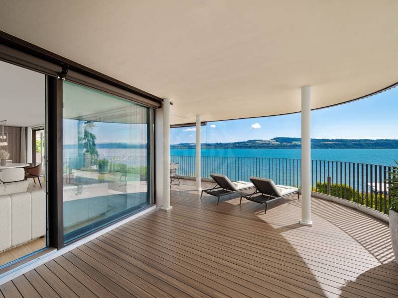 Facing the lake! Spacious and voluminous (4)