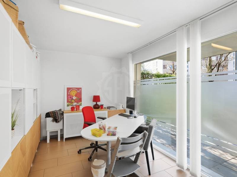 Commercial space with 4 offices, fully rented (2)
