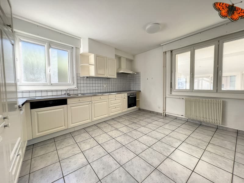 Appartamento luminoso di 4½ locali con giardino d'inverno e una superficie totale di 128 m²! (9)
