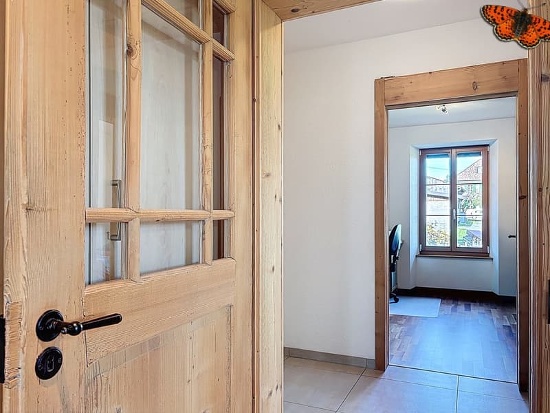 Bellissimo appartamento di 4,5 locali in una fattoria ristrutturata a Villarsiviriaux (5)
