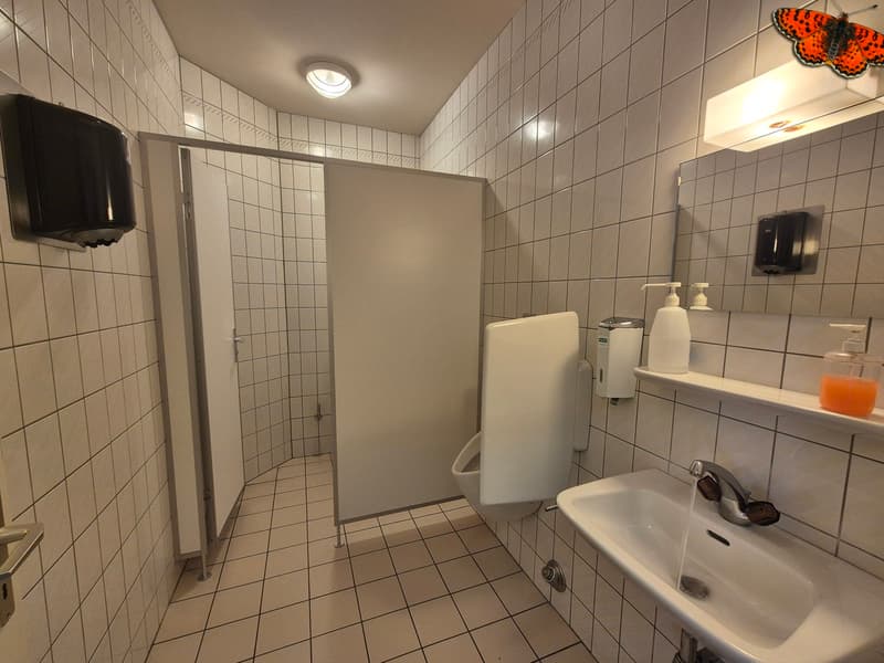 MAGNIFICENT COMMERCIAL SPACE OF 236m² (9)