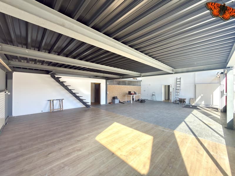 Commercial space with high visibility (5)