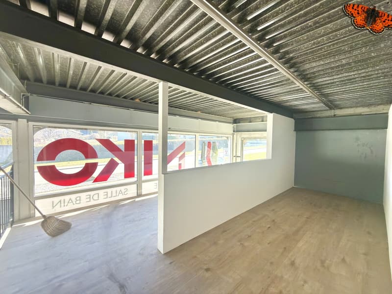 Commercial space with high visibility (8)
