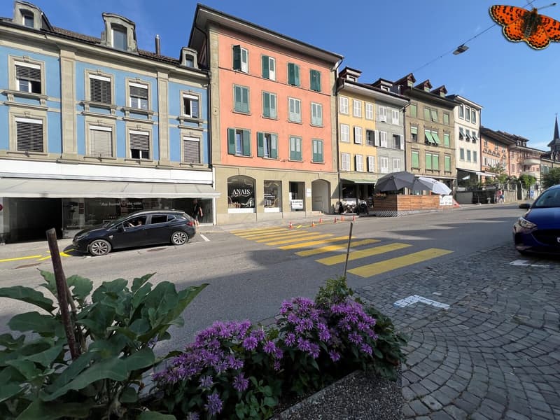 LUMINOSO 4½ LOCALI - CENTRO DELLA CITTÀ VECCHIA DI ROMONT (1)