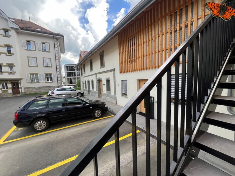 Una piccola casa su tre piani a Romont (2)