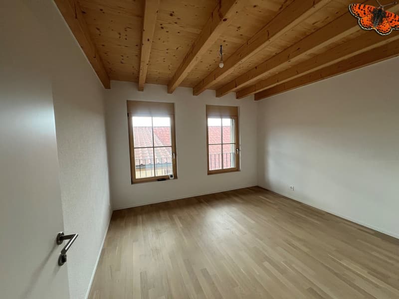 Una piccola casa su tre piani a Romont (9)