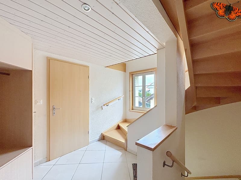 Charming semi-detached house with lovely building plot (6)