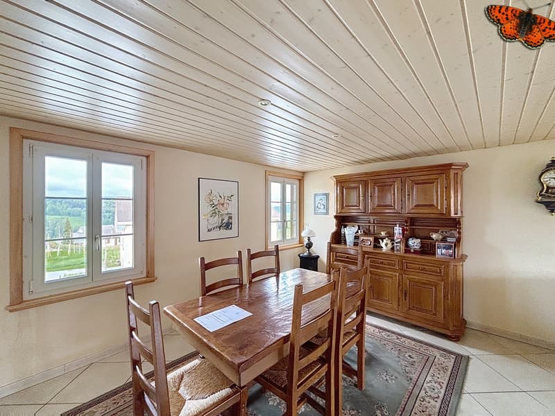Charming semi-detached house with lovely building plot (4)